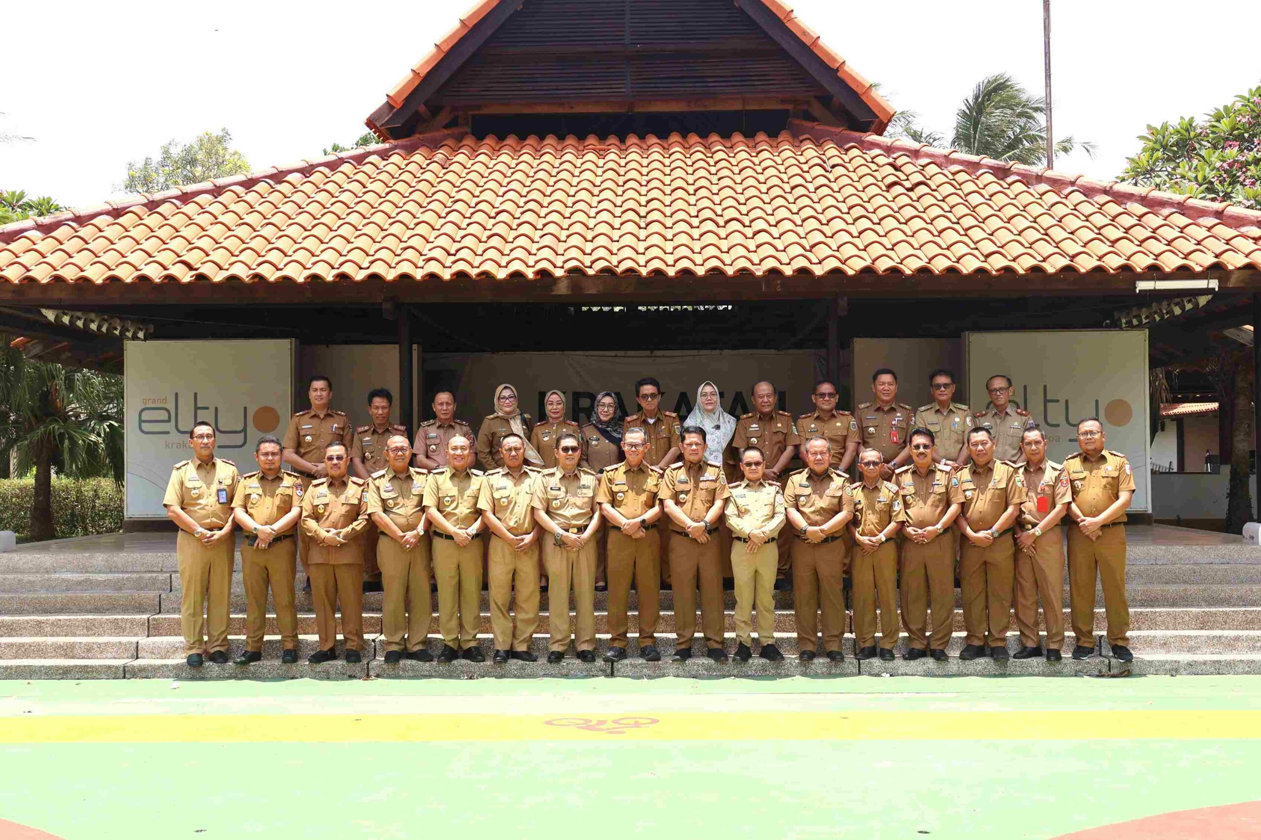 Sekdaprov Lampung Pimpin Rakor Sekda Kabupaten/Kota se-Provinsi Lampung Upaya Percepatan Pembangunan dan Jaga Netralitas ASN di Pilkada 2024