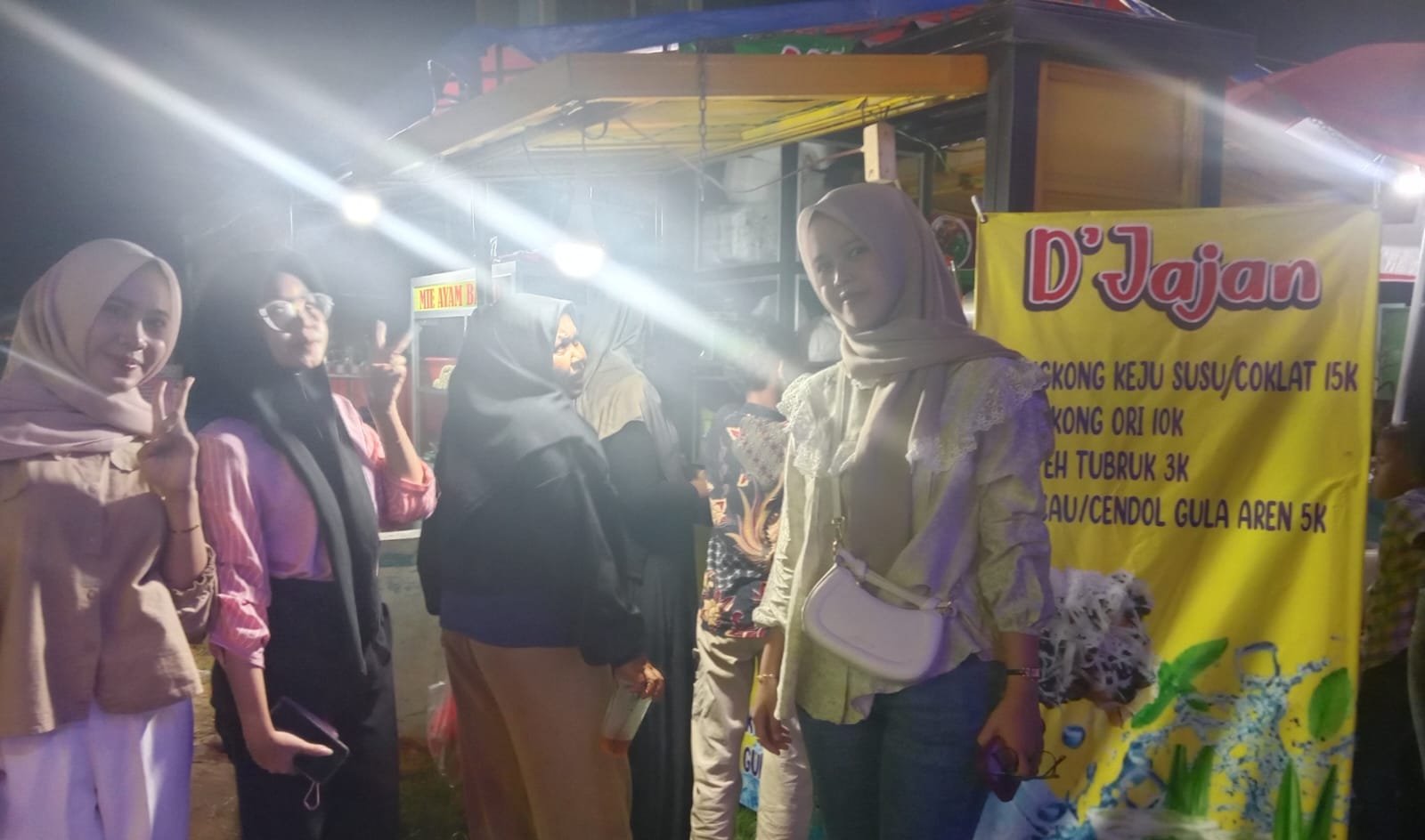 Makanan Ringan D’jajan Hadir Di Pasar Malam Srigading